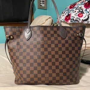 LV Louis Vuitton MM Never Full